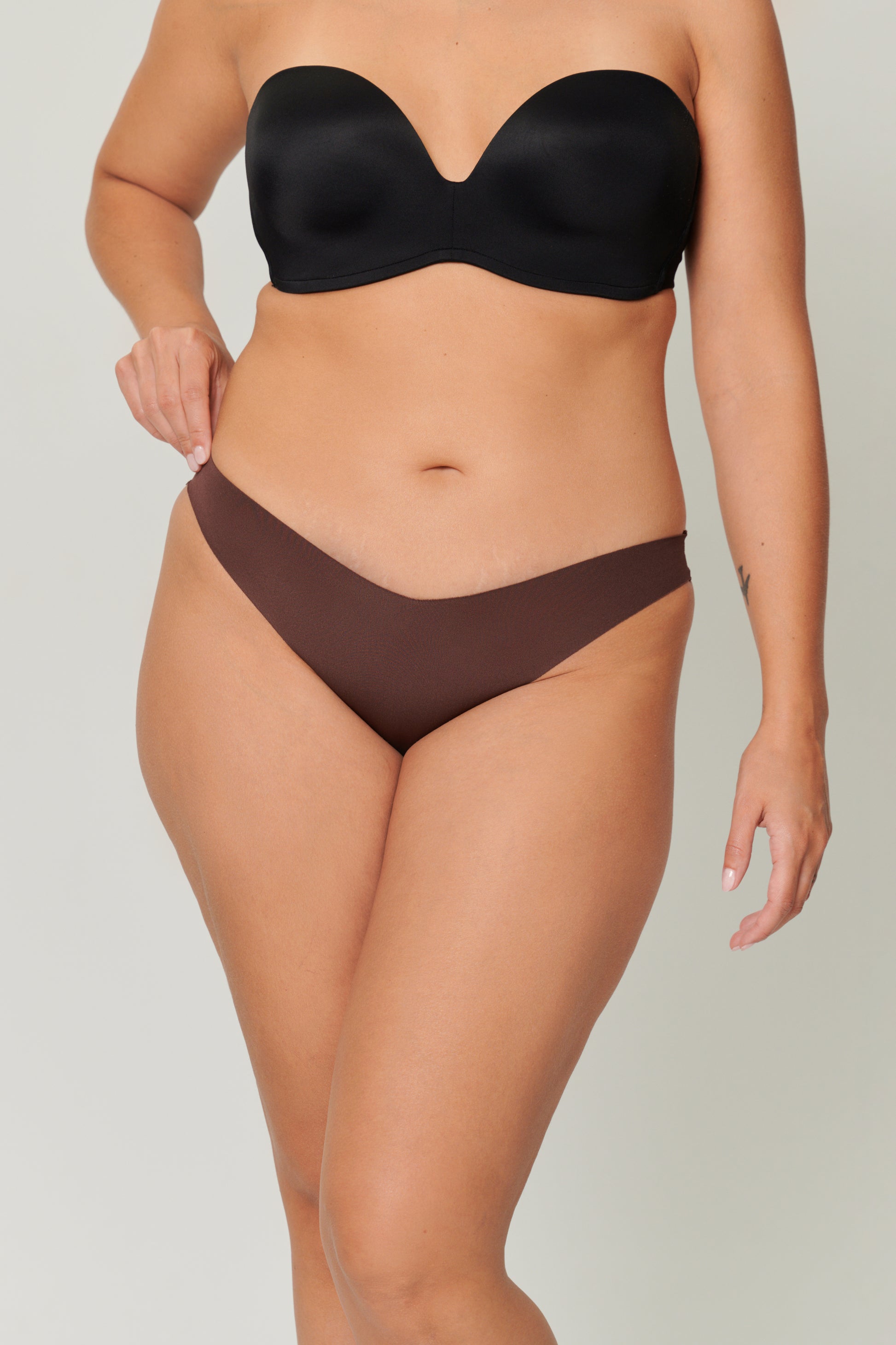 Panty Set Neutrals (Thongs)
